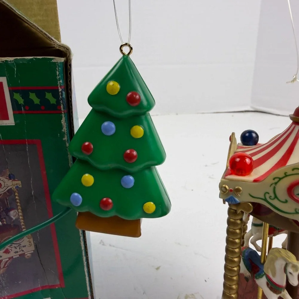 Vintage House of Lloyd Classical Carousel Musical Ornament 1991 541230 Boxed